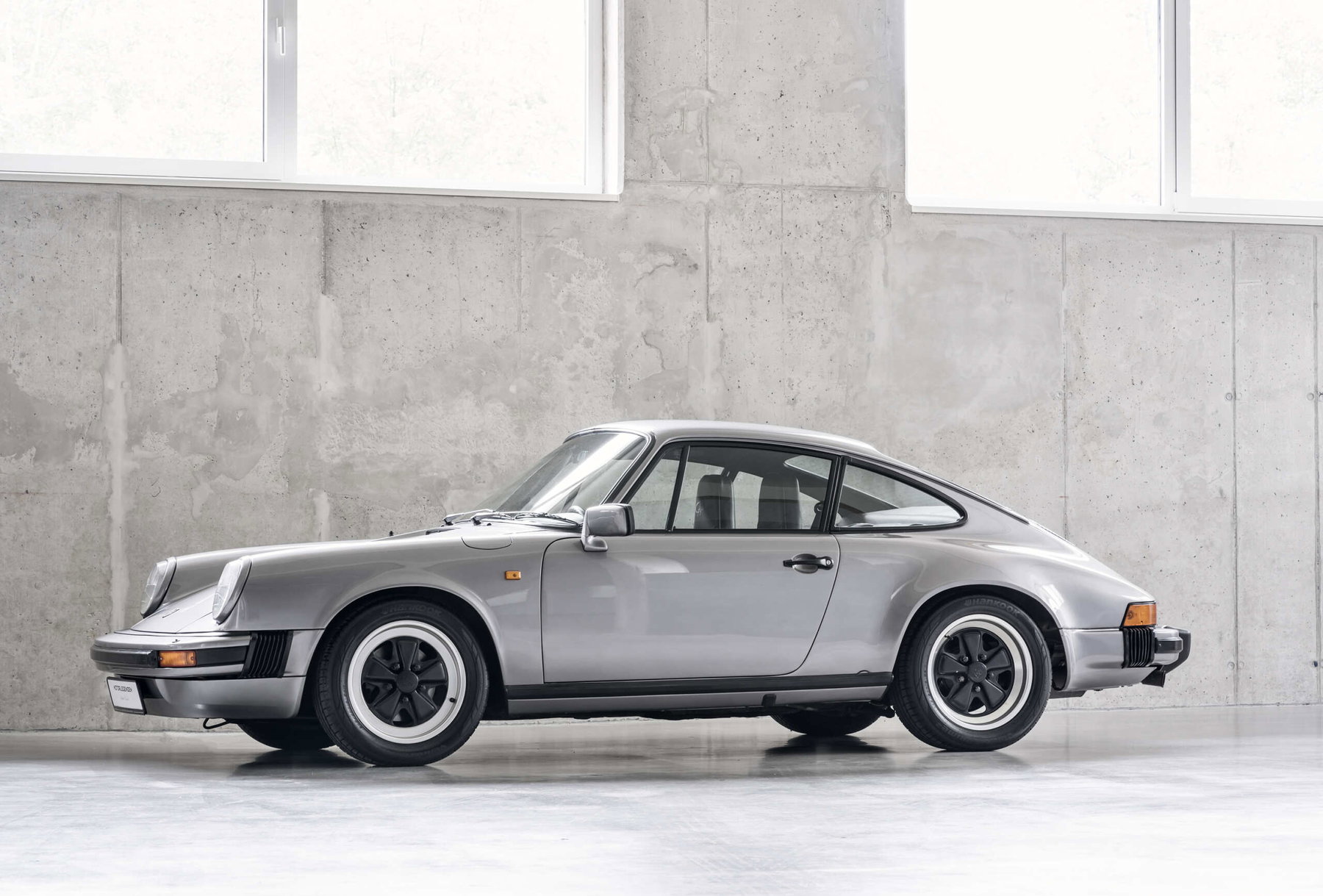 911_sc_grau_3-scaled-1.jpg?class=l