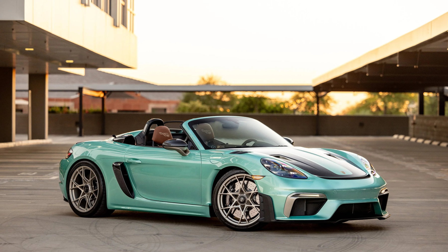 Porsche in Viridaiansnowmetallic 6VO - Color Overview - elferspot