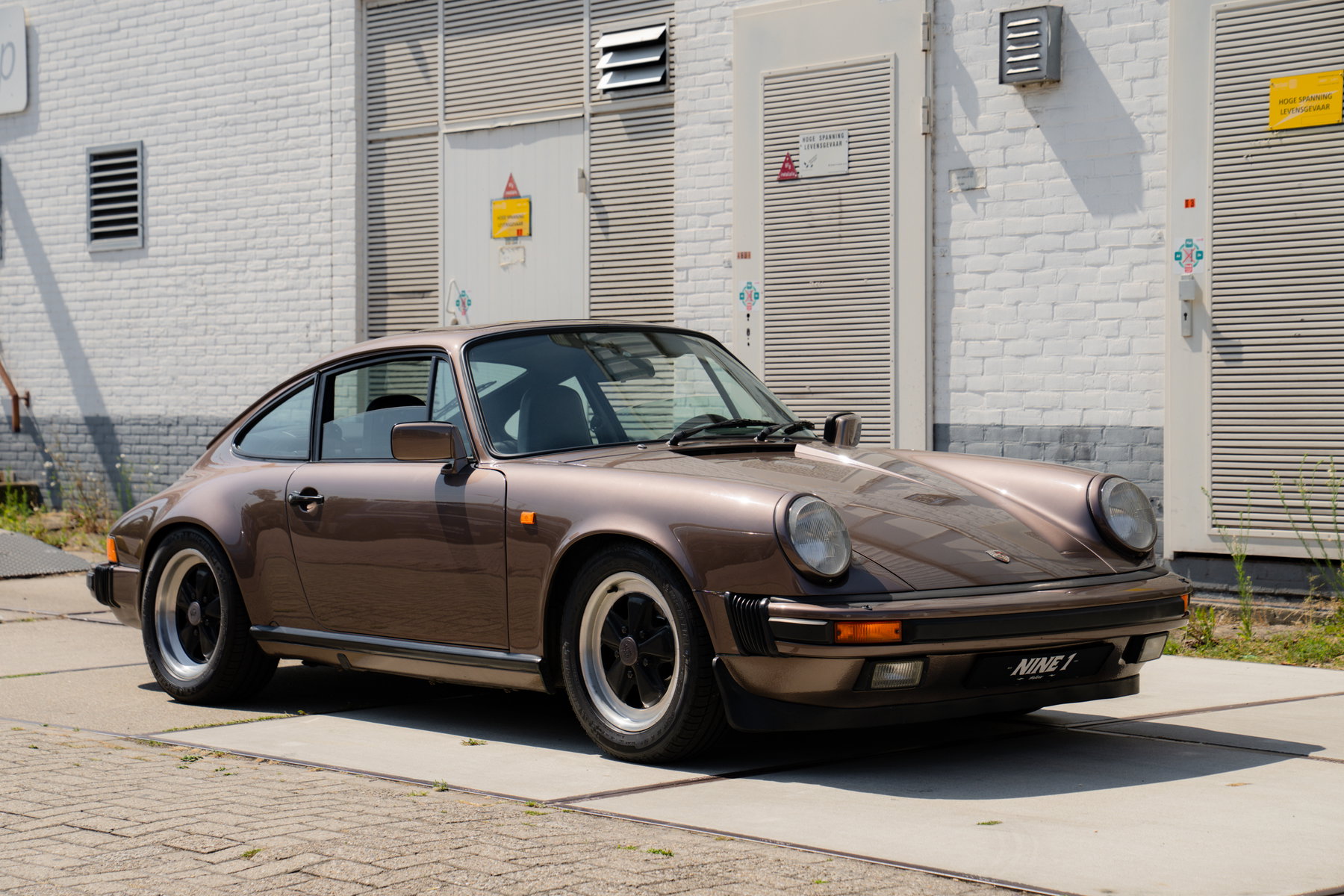 Porsche in Quartz Grey Metallic 662 - Color Overview - elferspot