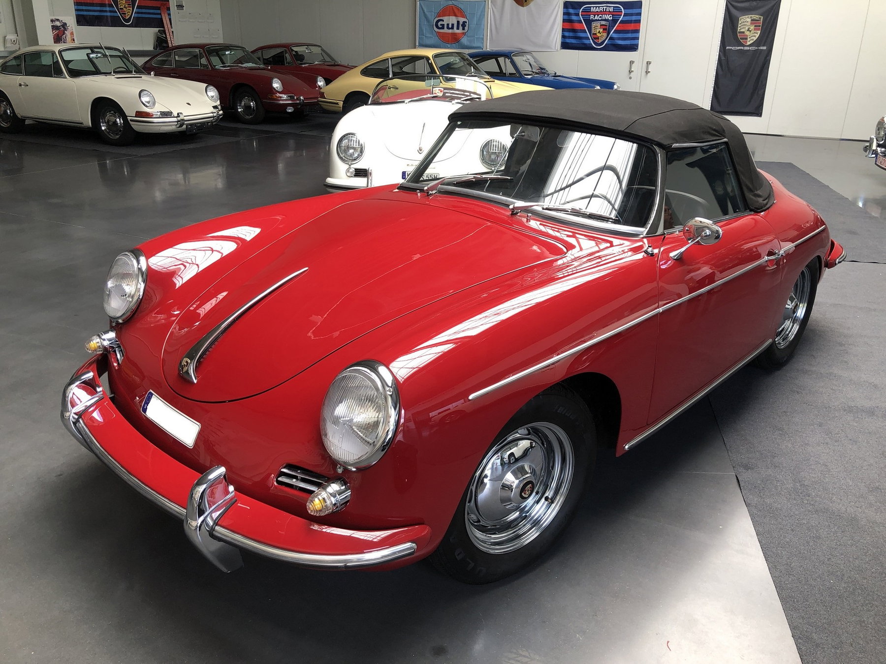 Porsche in Ruby Red 6002/Reutter 702 - Color Overview - elferspot