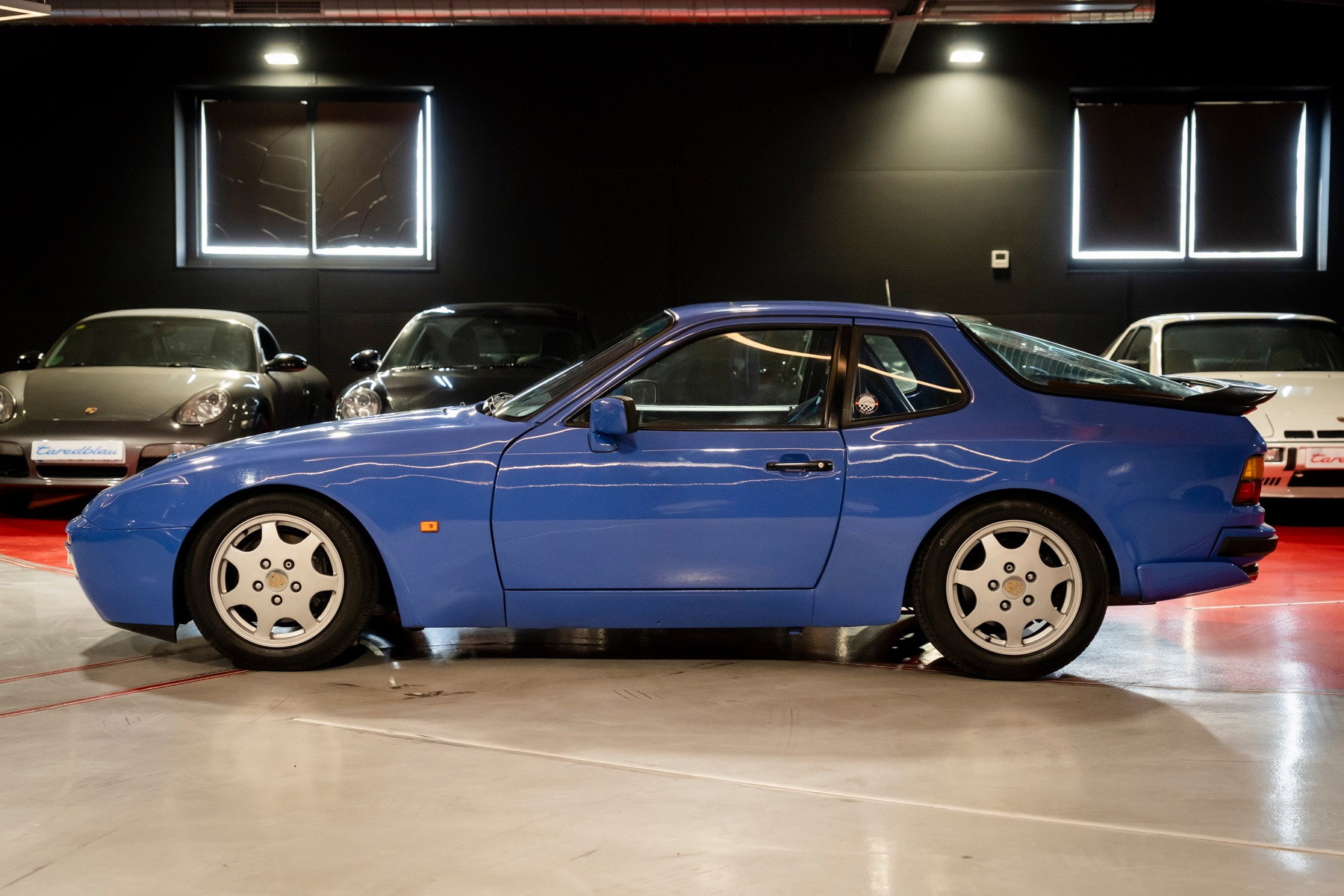 ブルーm Porsche in Maritime Blue LM5A - Color Overview - elferspot.com