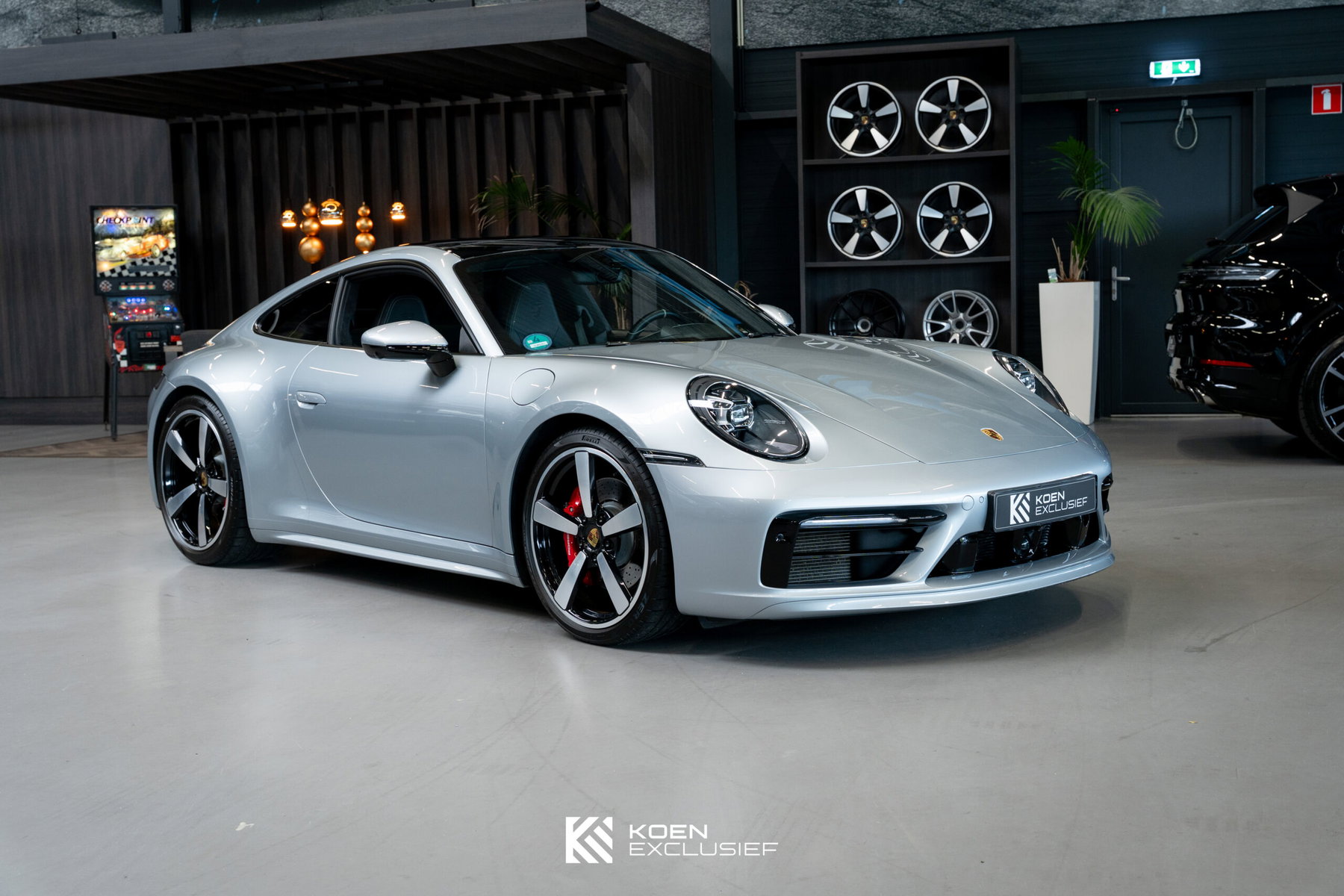 Porsche in Dolomite Silver Metallic Z96 - Color Overview