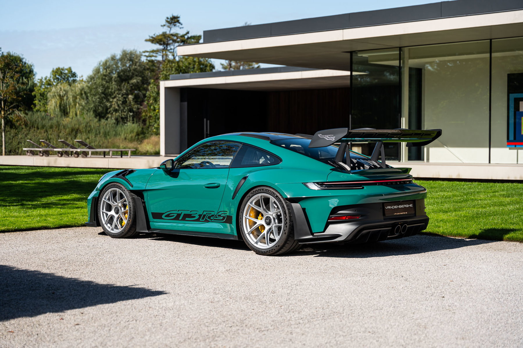 Porsche in Smyrna Green Z33 - Color Overview - elferspot.com